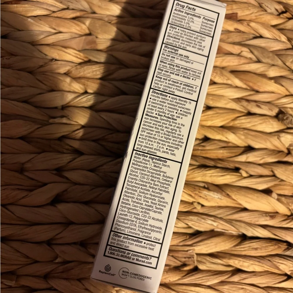 Murad Acne Control SPF 45 - White and Blue Packaging - Picture 5 of 5